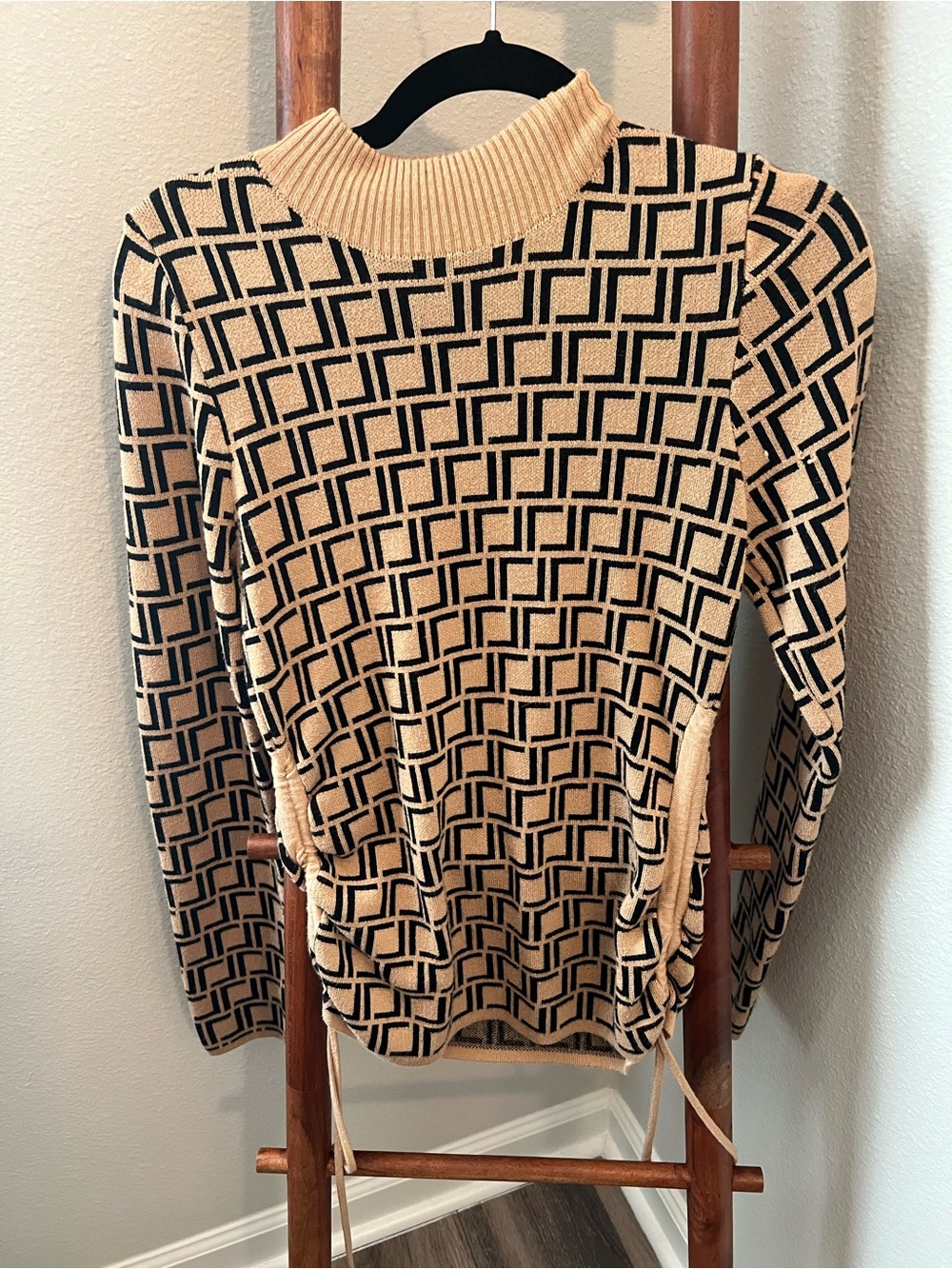 Geometric Knit Mock Neck Sweater in Beige and Black
